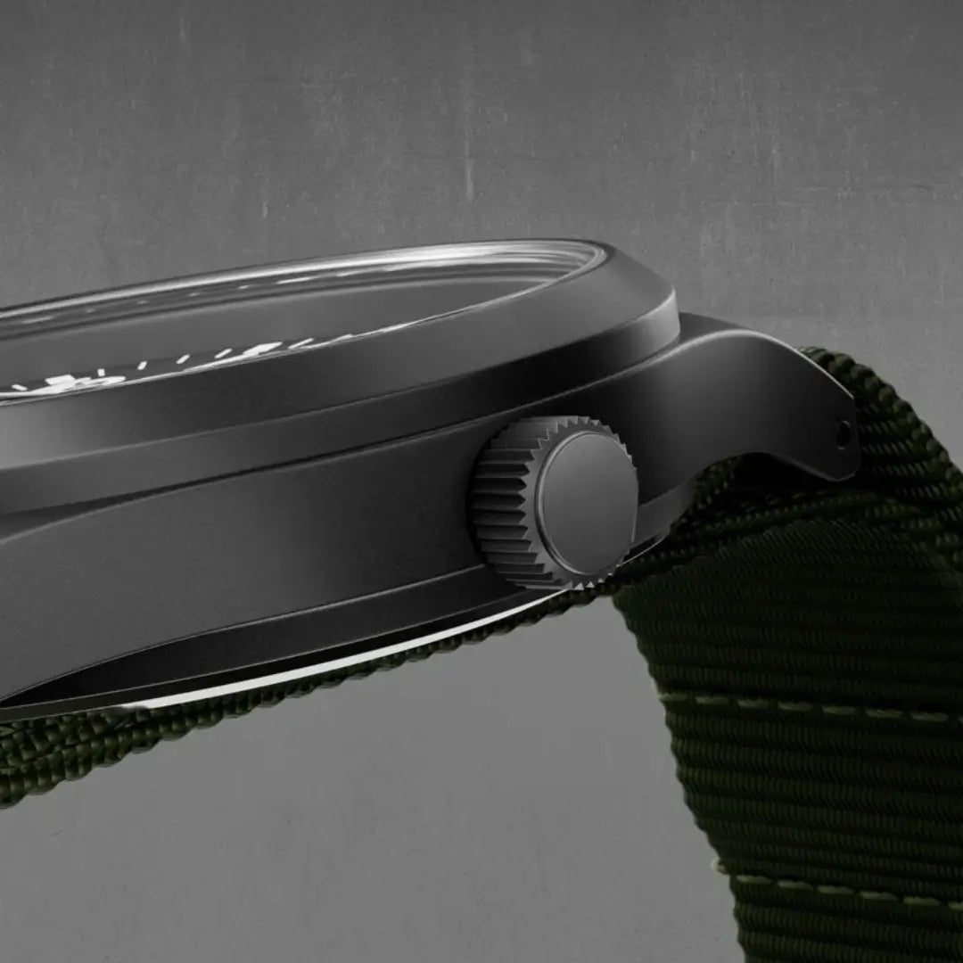 Military Field Watch 41 — Built for Real-World Adventure